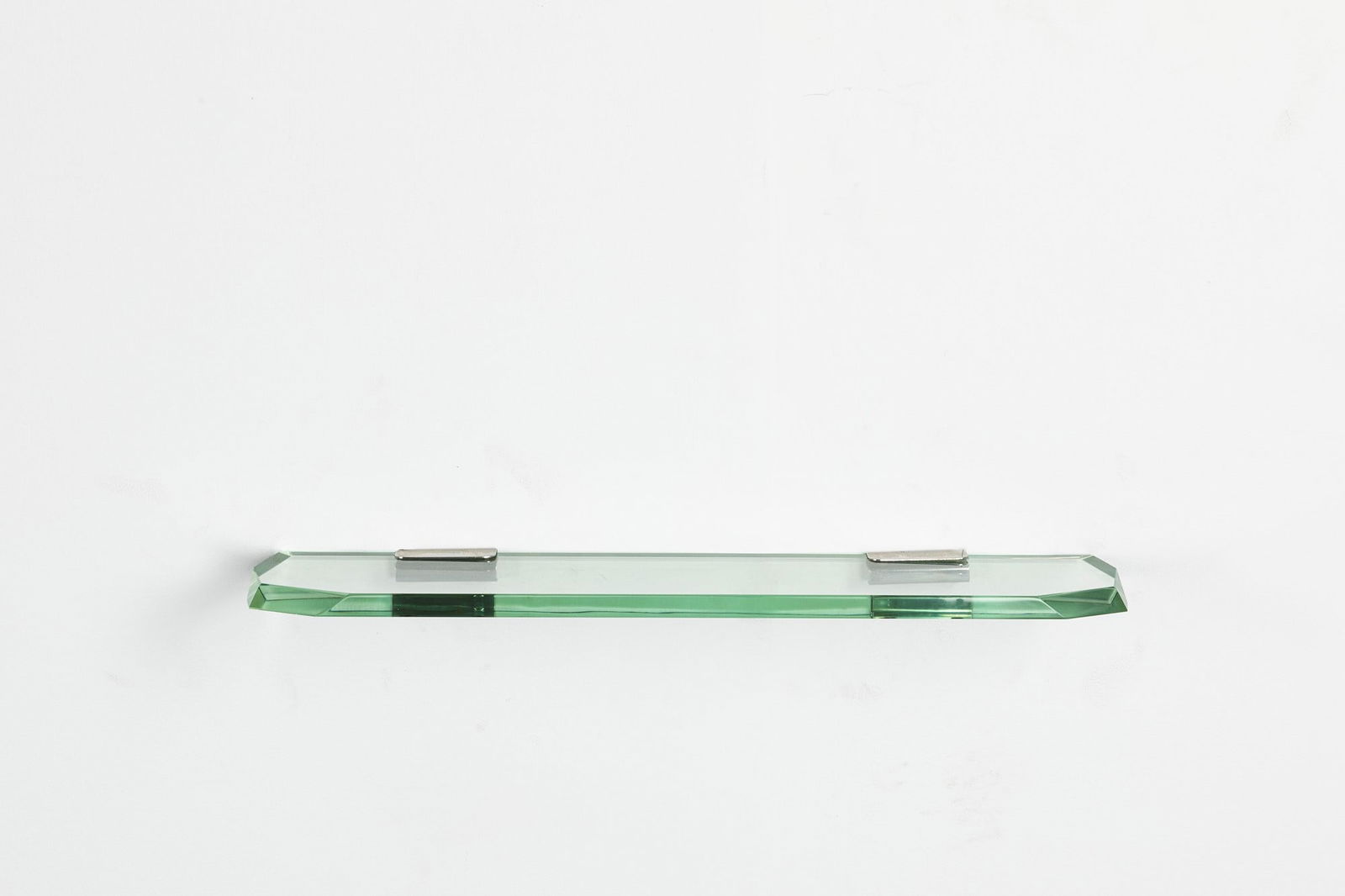 Max Ingrand (1908-1969) - Shelf, 1960 ca.: 59,5 x 12 cm Thick beveled glass and metal detailsManufactured by Fontana Arte
