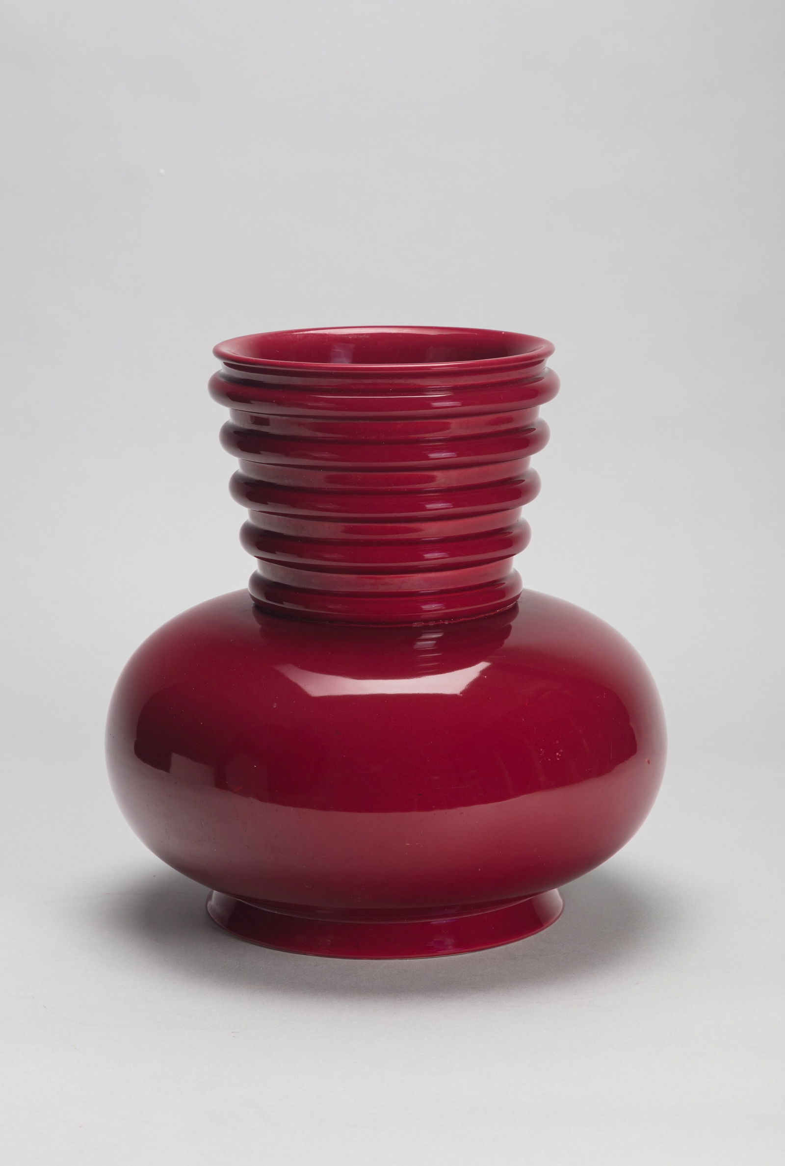 Gio Ponti (1891-1979)  - Ginori's red vase, 1930 ca. (1 of 1)