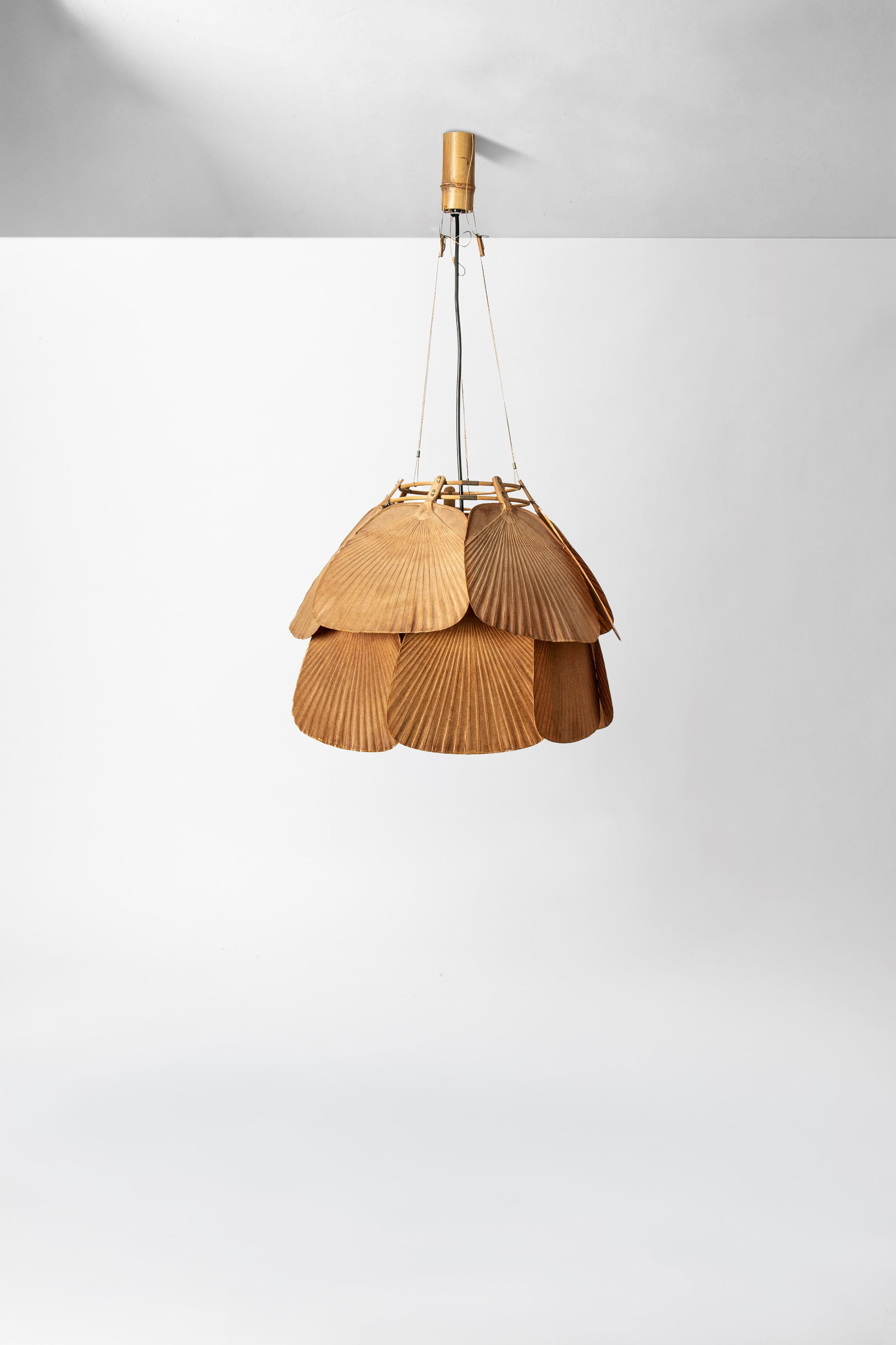 Ingo Maurer (1932 - 2019) - Pendant lamp model 'Ju-YOn' from the 'Uchiwa' series, 1973 (1 of 4)