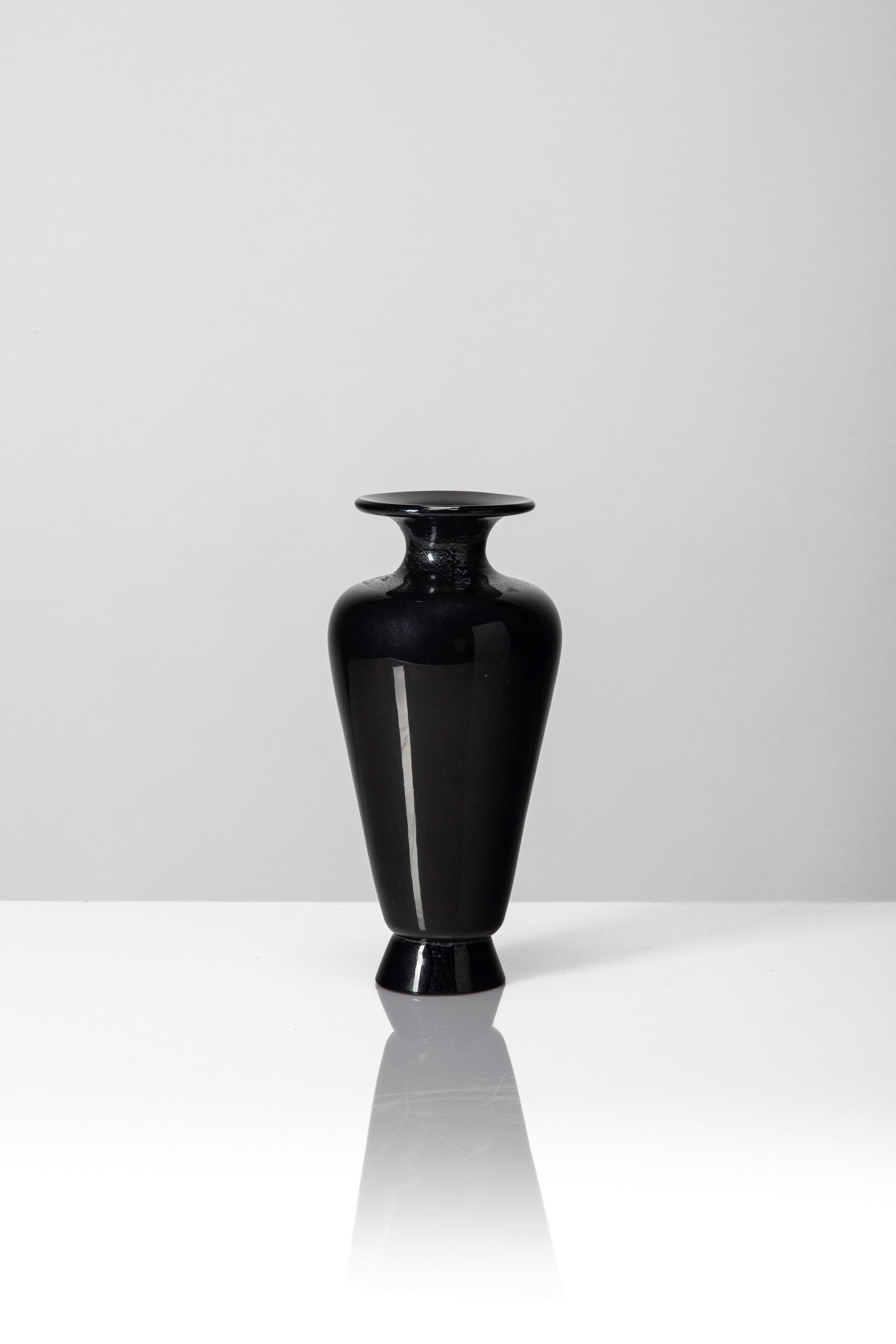 S.A.I.A.R. Ferro Toso & C. - Vase, 1930 circa (1 of 3)