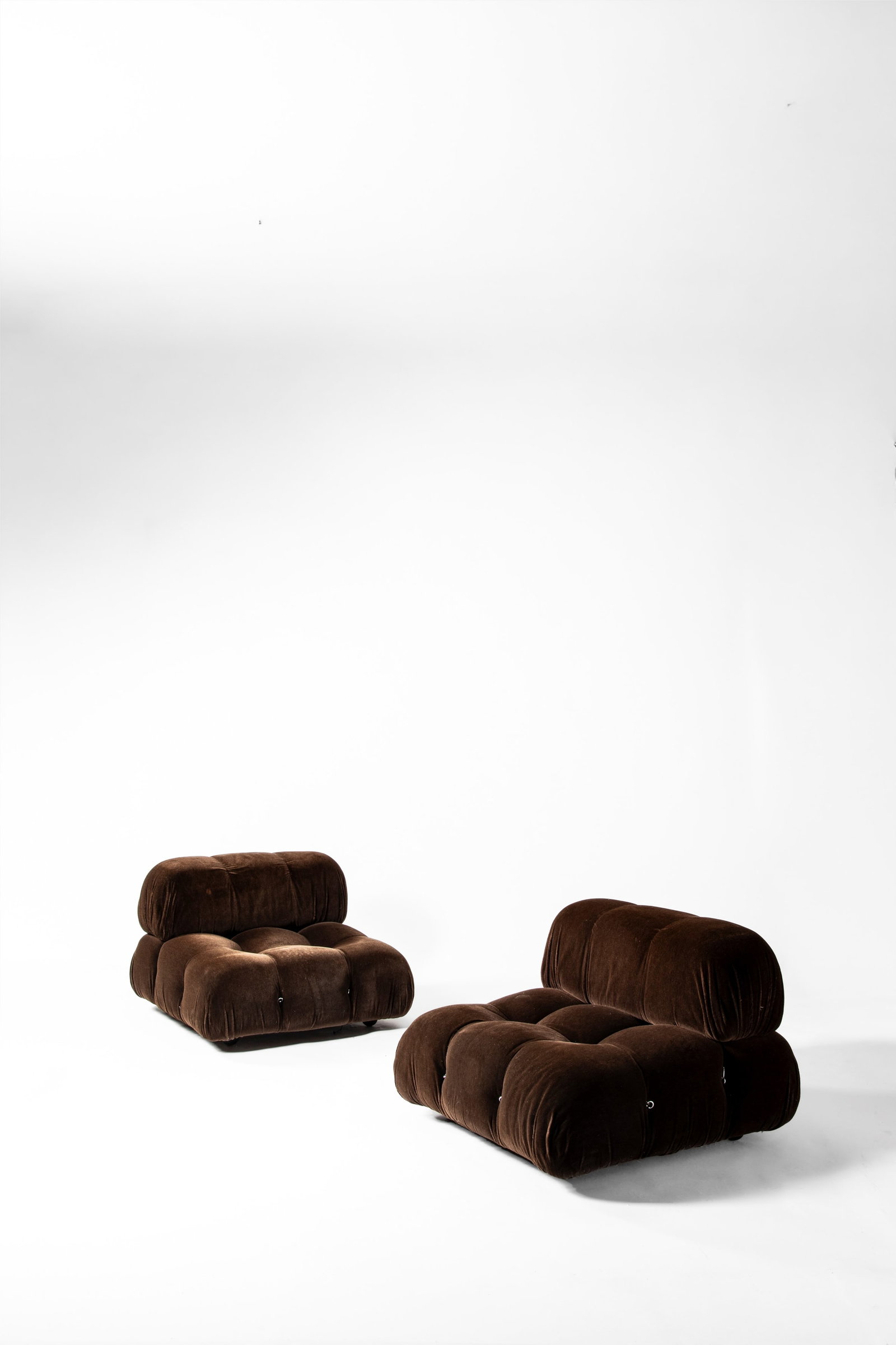 Mario Bellini - Modular sofa model 'Camaledonda' , 1973: 70 x 90 x 90 cm designed in 1970executed in 1973wood, metal, polyurethane foam, velvetoriginal company label B&B ITALIA, NOVEDRATE COMO / SISTEMA CAMALEONDA / DESIGNER M. BELLINI / MODELLO DEPOSITATO