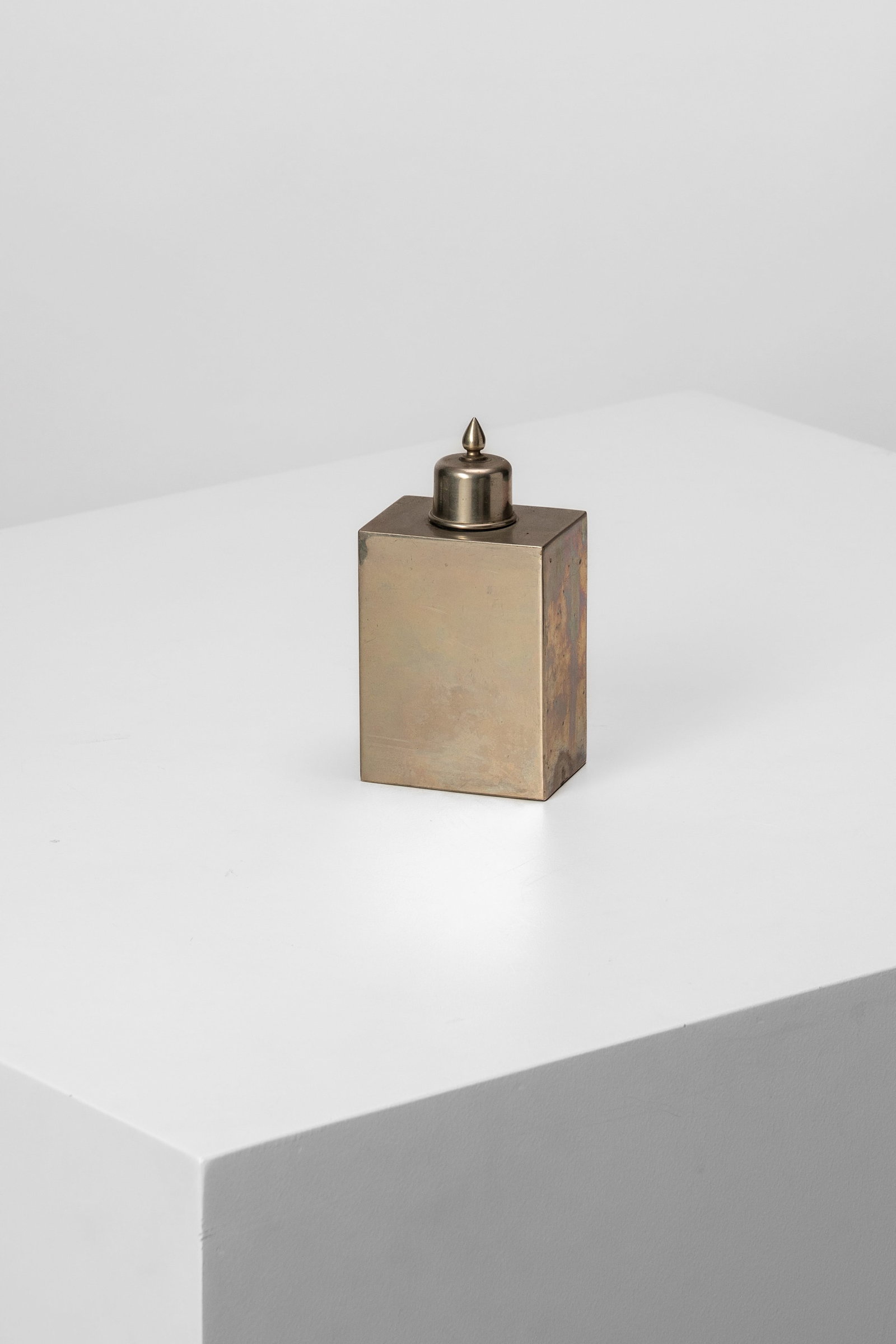 Gabriella Crespi (Milano 1922 - 2017) - Flask with lid, 1960 circa (1 of 3)