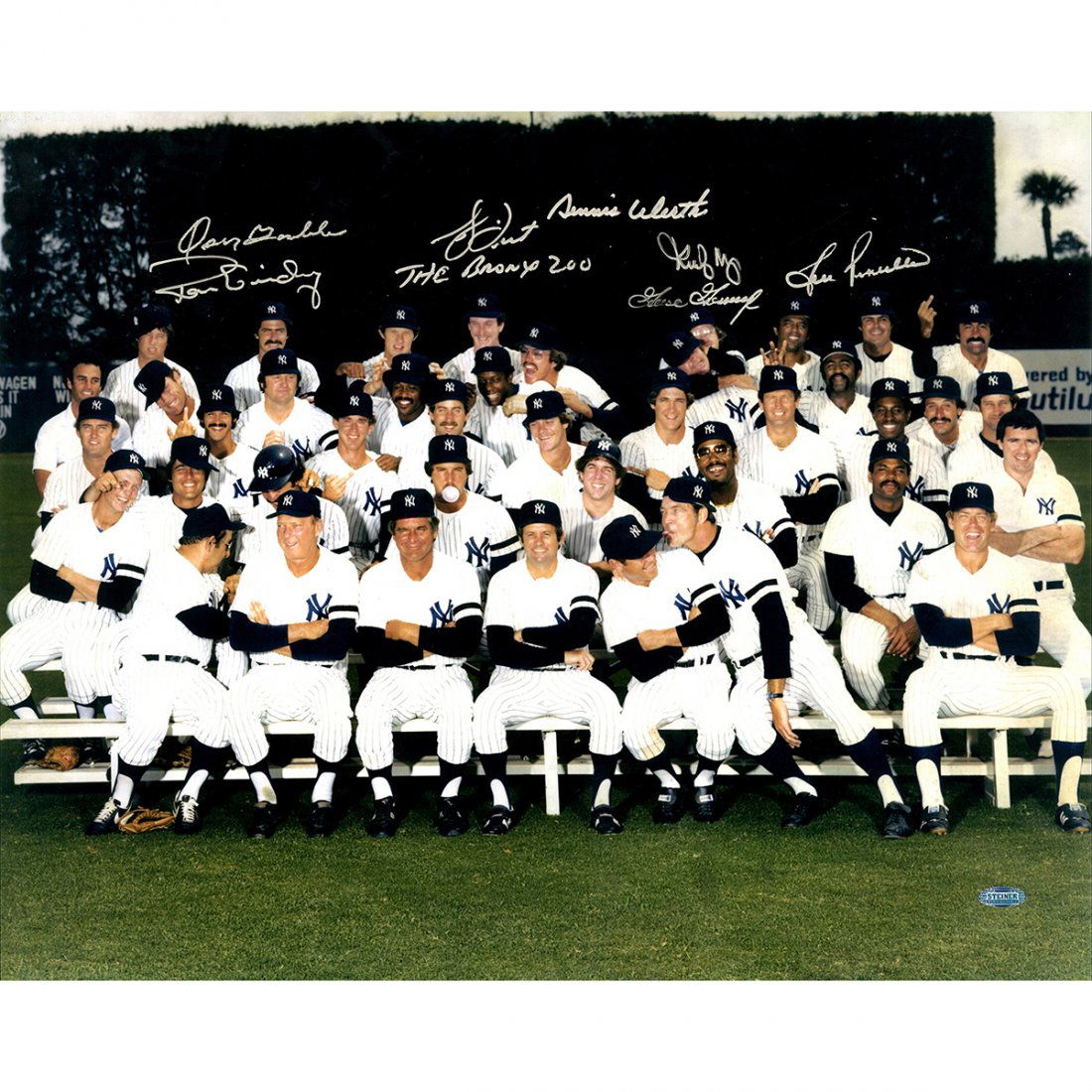 Multi-Signed 1978 Yankees 16x20 "Finger" Team Photo (1 of 1)
