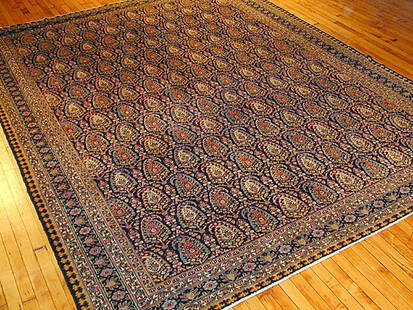 Antique Persian Tabriz carpet: Antique Persian Tabriz carpet. So called Senneh baft. Excellent condition. Very finely woven. Circa 1900. size 11-0x8-6 ft.