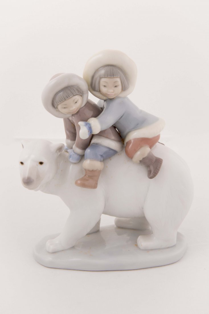 Lladro - Eskimo Riders (1 of 3)