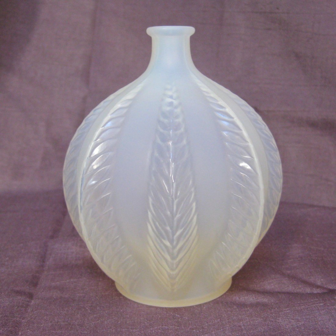 R Lalique "Malines" Fern Frond Vase (1 of 5)