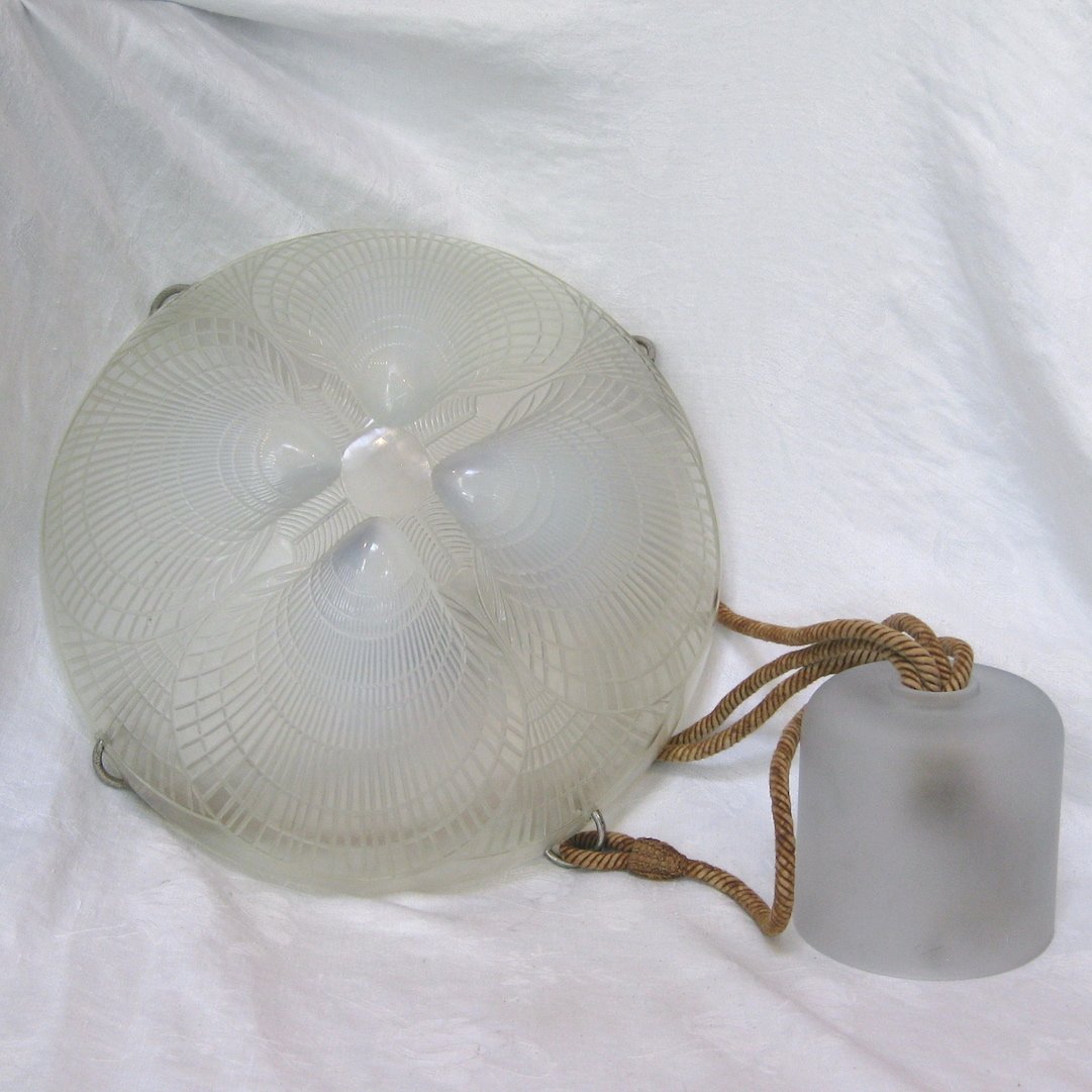 R. Lalique Coquilles Chandelier (1 of 5)