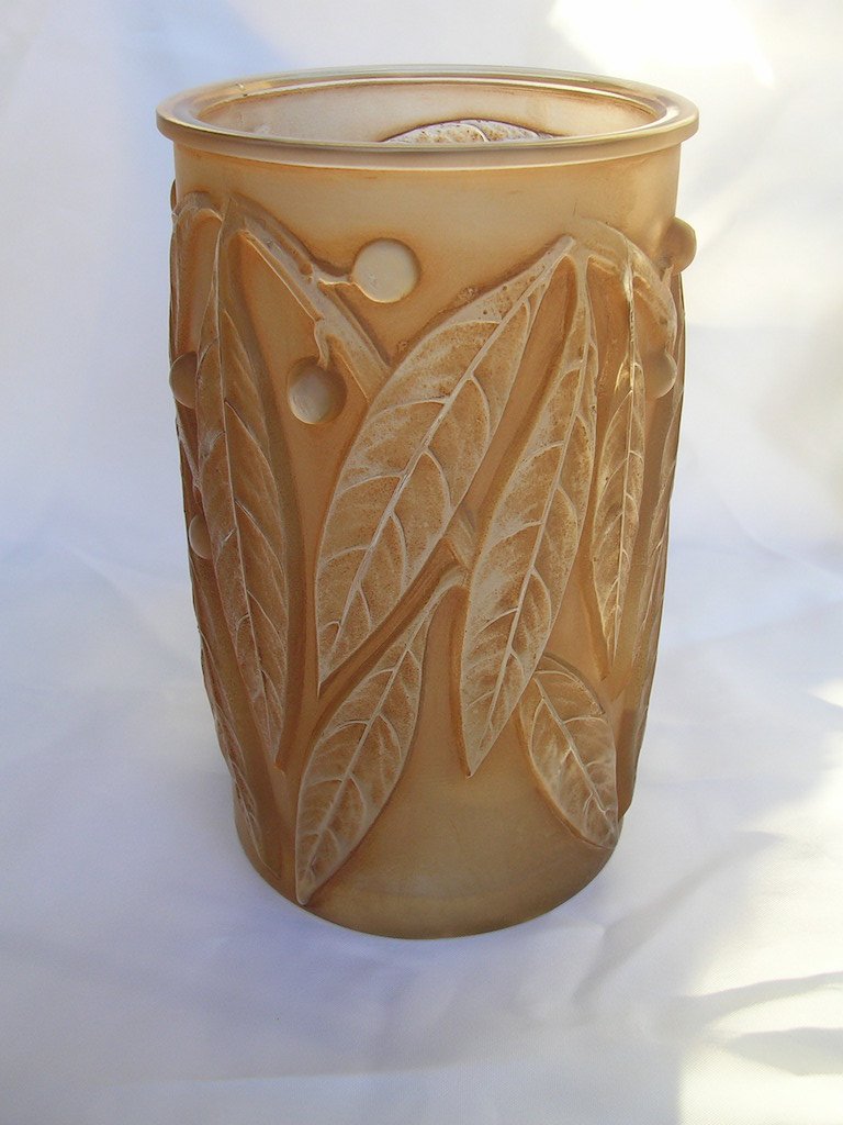R. Lalique Laurier (Eucalyptus) Vase (1 of 6)