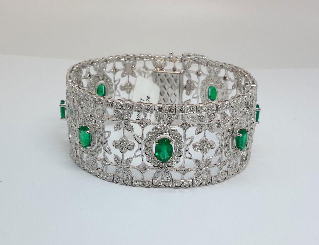 18k w/g bracelet (1 of 7)