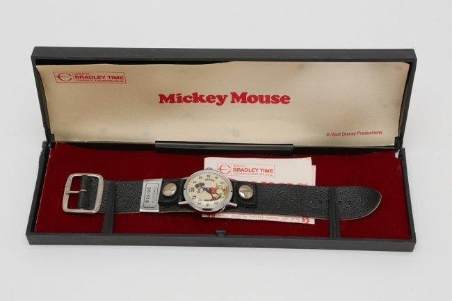 1960s Silver Mickey Mouse Watch (1 of 8)