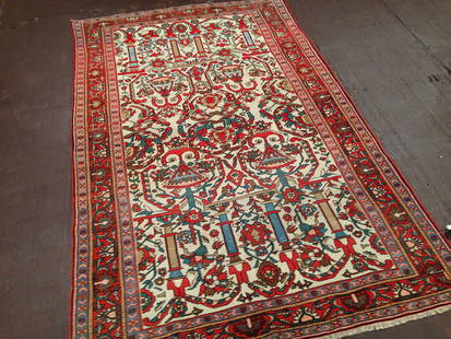 Antique Persian Fereghan Sarouk rug: Very nice rug in excellent condition. Ivory field with all over design. Quite unique. Very soft. Size 7-1x4-6 ft. Circa 1900 Please note that this lot has a reserve.