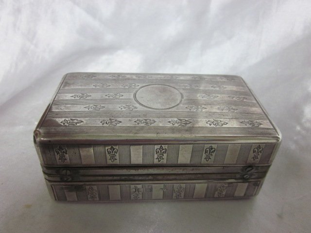 Silver Petrol Lamp/Table Lighter (1 of 3)