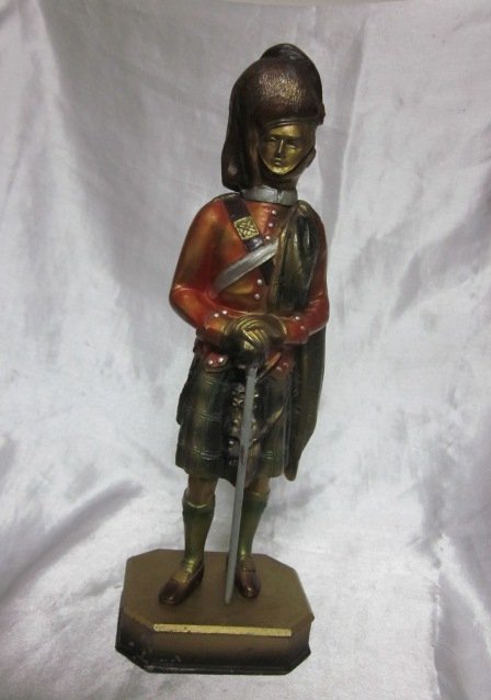 ScottishStanding Guard Petrol Table Lighter (1 of 3)