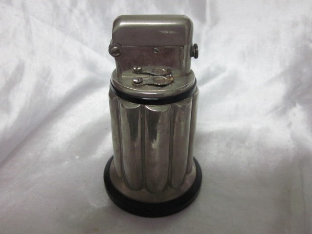 Thorens Double-Claw Chrome-Plated Petrol Table Lighter (1 of 2)