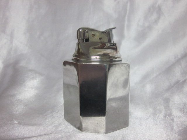 Tiffany Sterling Silver Octagonal Petrol Table Lighter (1 of 2)