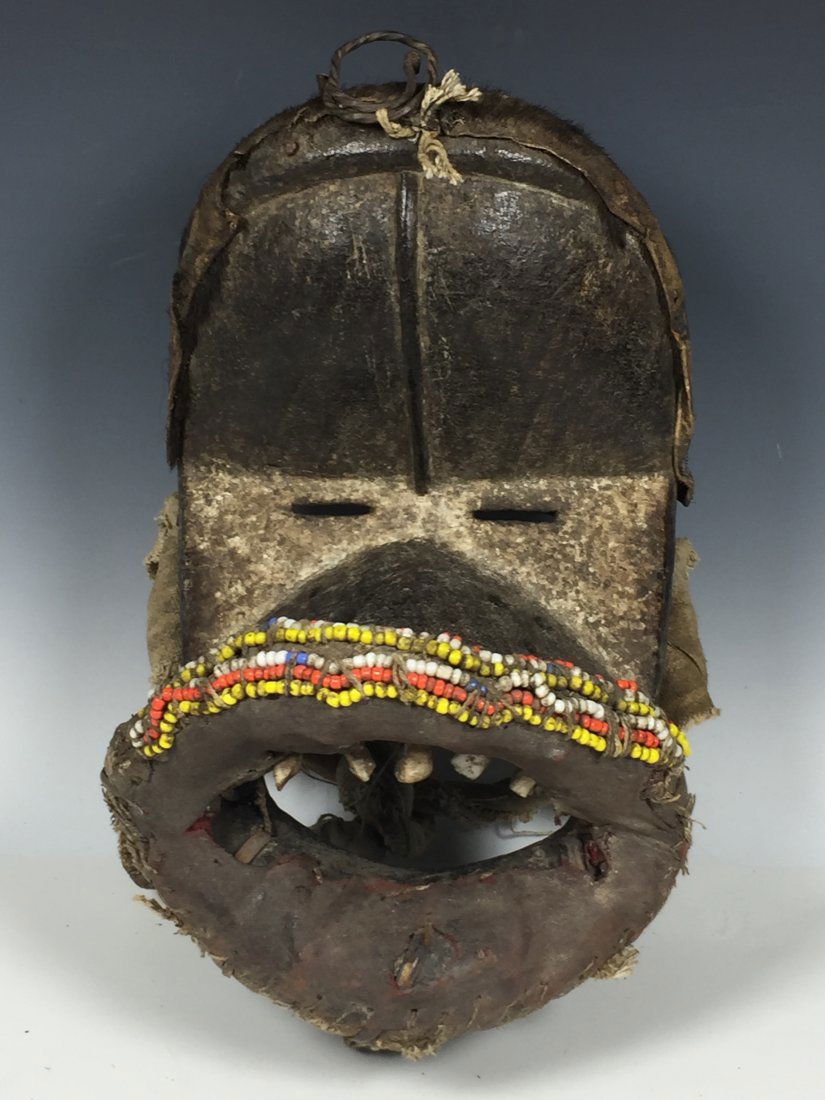 Dan Guere Mask (1 of 7)