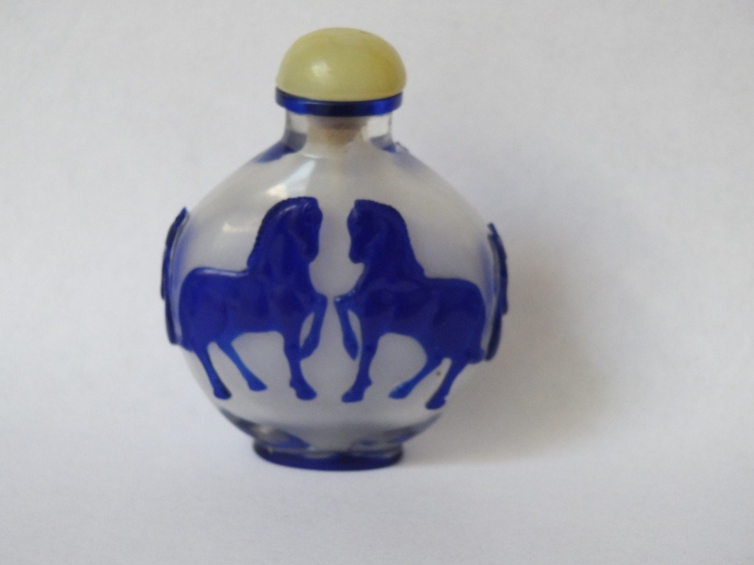 Milk Glass Snuff Bottle with Horses (1 of 6)