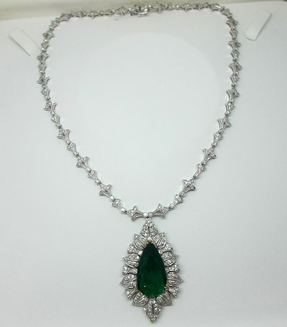 18K W/G Diamond/EMERALD NECKLACE This vibrant vintage (1 of 2)