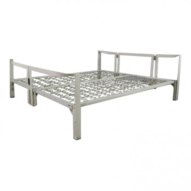 Vanessa bed by Tobia Scarpa for Gavina (1 of 9)