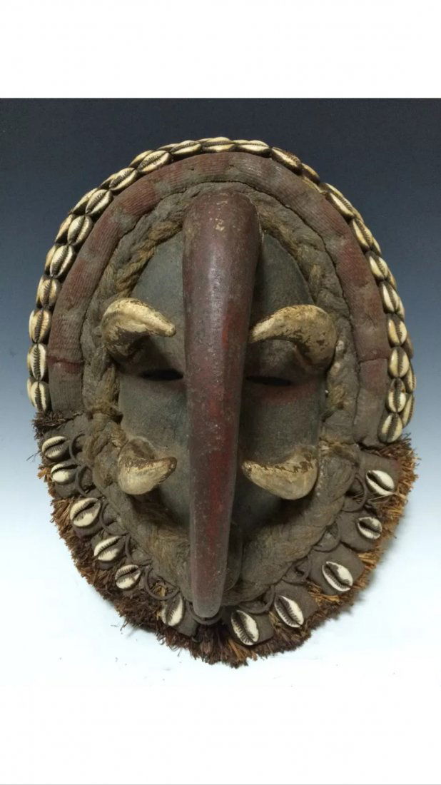 Dan Guere Mask (1 of 4)