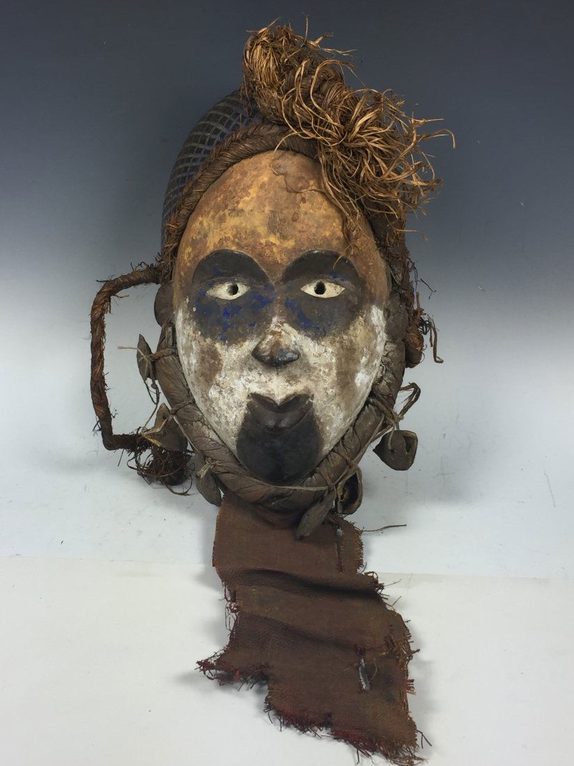 Bacongo Fetish Mask (1 of 5)