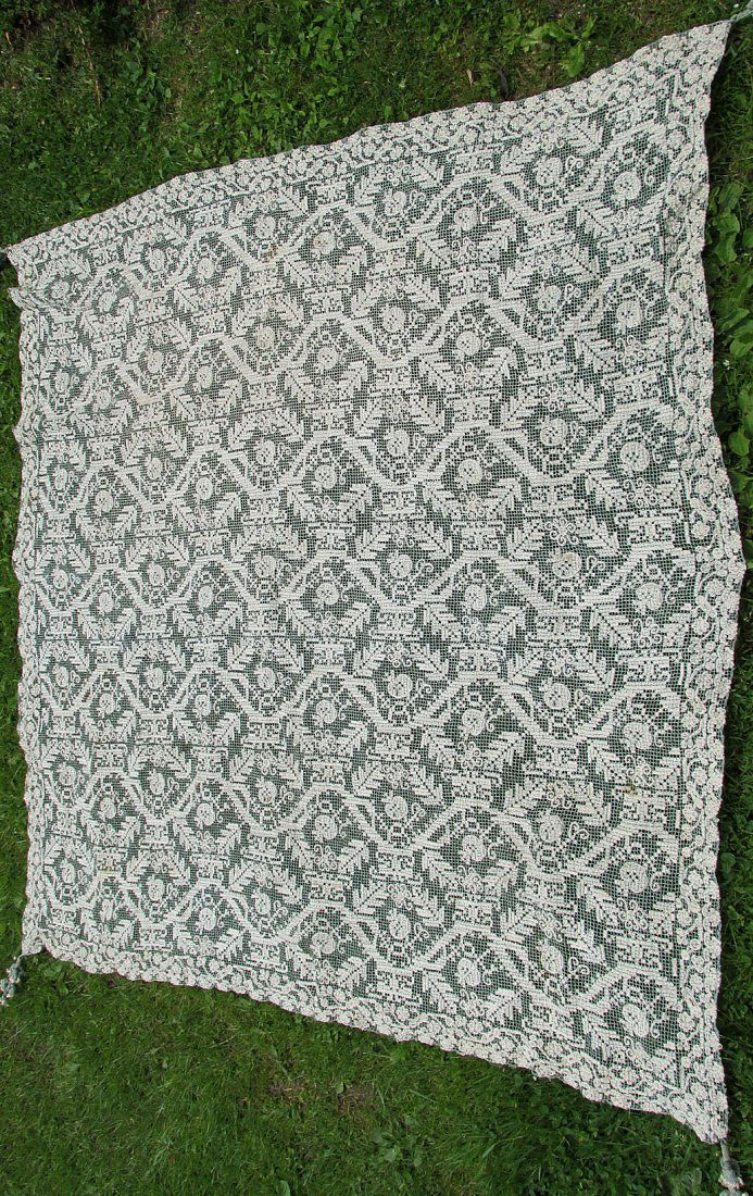 Lovely Antique Victorian, Edwardian Lace Tablecloth (1 of 6)