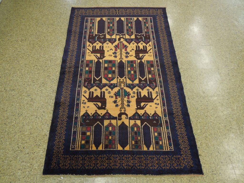 Light Color Hunting Design 4'X6' Persian Tribal Rug (1 of 6)