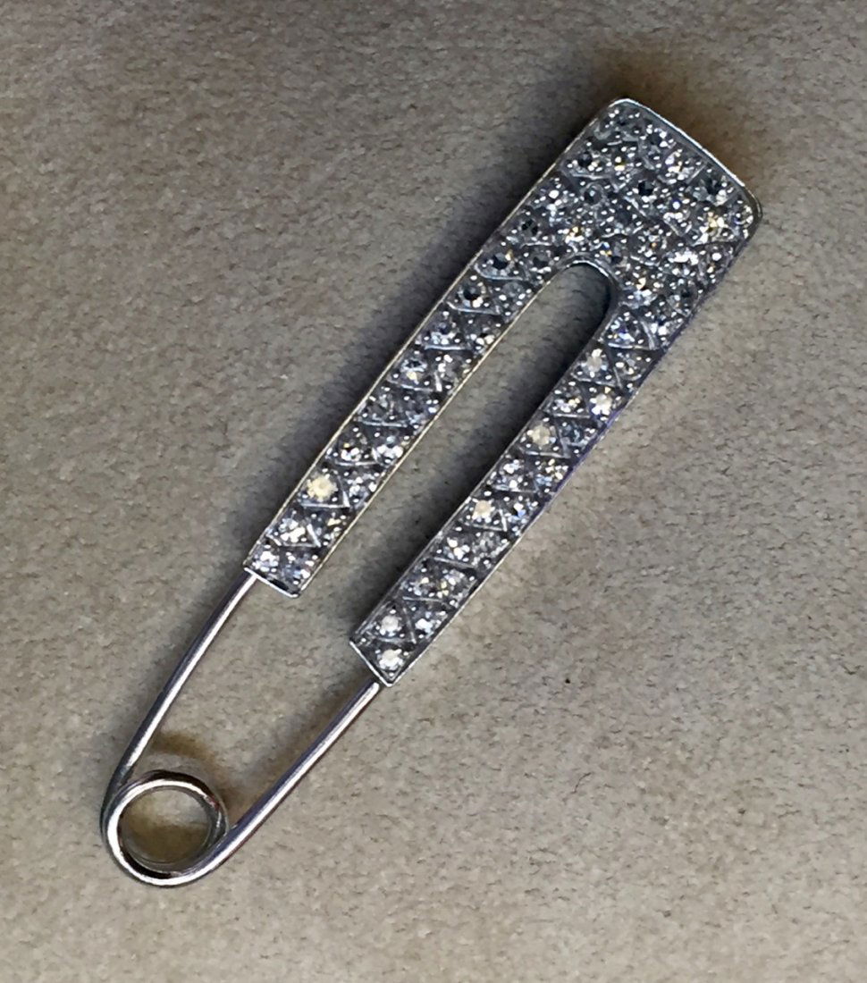 18k safety pin (1 of 2)