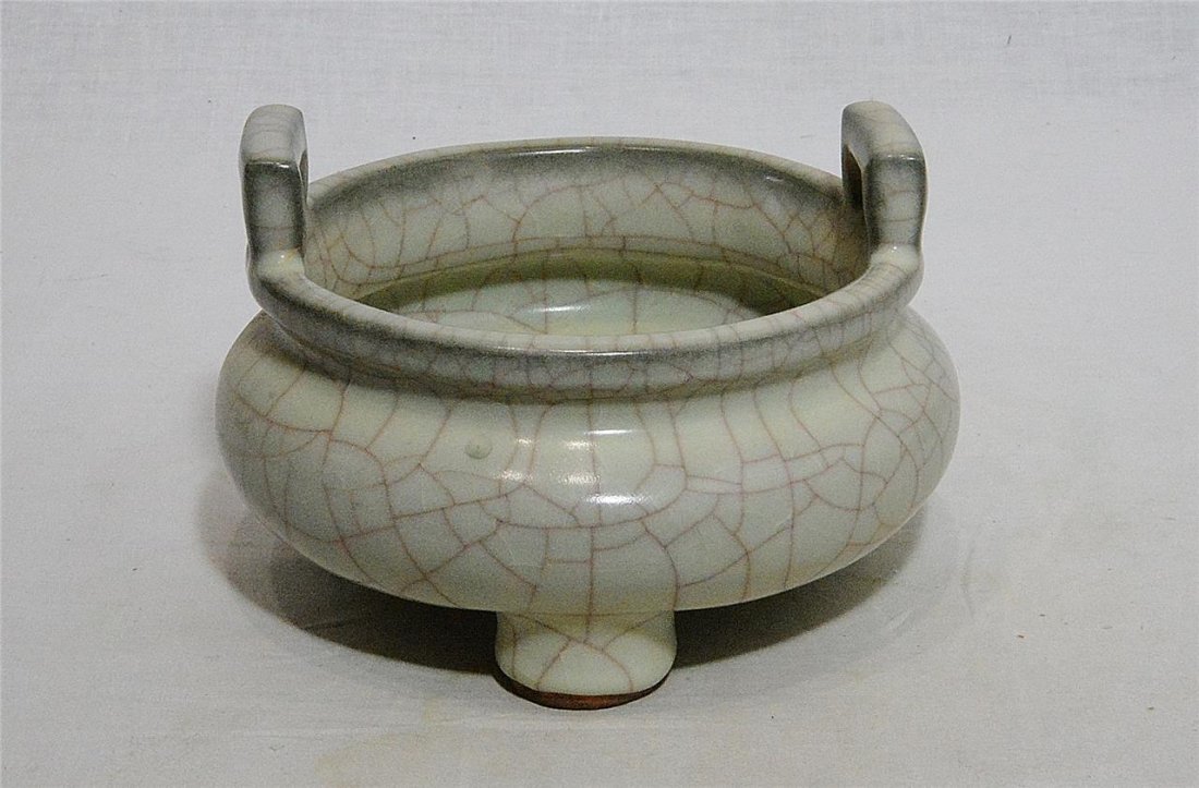 Chinese Celadon Crackle Porcelain Tripod Incense Burner (1 of 6)