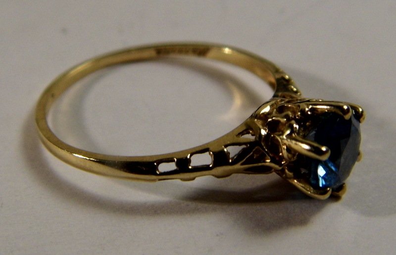 Vintage 10 Karat Gold Ring Blue Topaz Pierce Work  Very (1 of 8)