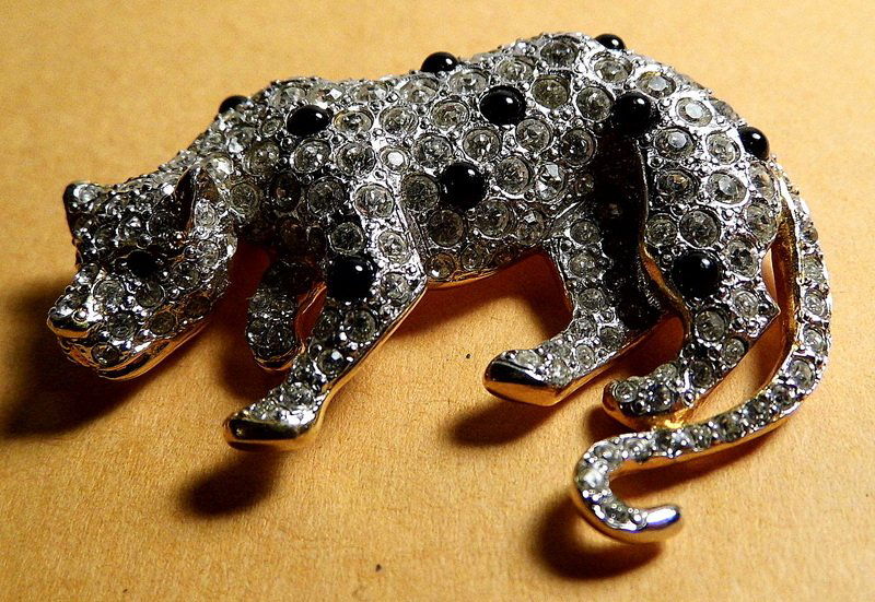 Designer Costume Gold Tone Rhinestones Brooch Leopard (1 of 4)