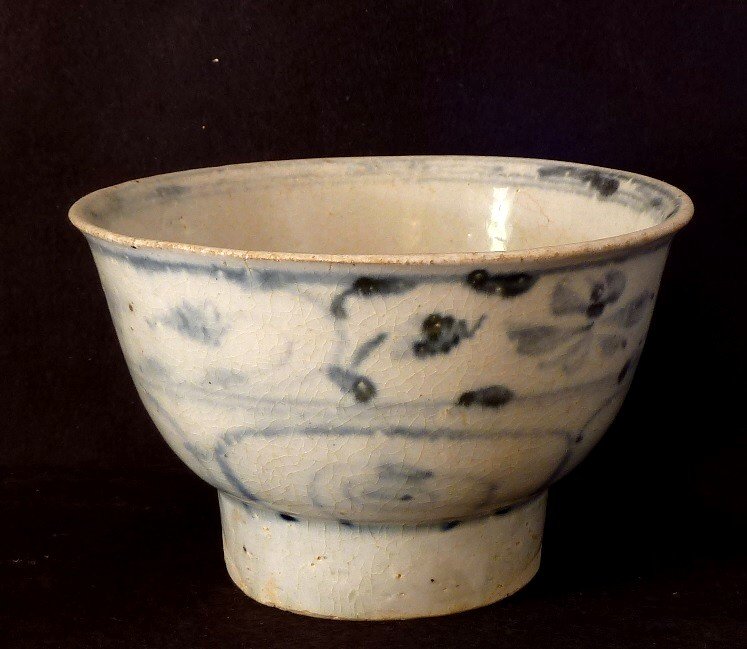ANNAMESE 17TH CENTURY BOWL WITH EVERTED RIM, HIGH FOOT, (1 of 5)