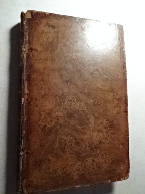1777 Lettres Sur L'Origine People of Asia Voltaire: Lettres Sur L'Origine Des Sciences Et Sur Celle Des Peuples De L'Asie, adressees a M. de Voltaire par M. Bailly..., printed Chez de Bure, Paris, MDCCLXXVII (1777). 348 pages. Leather binding very good