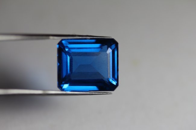 Natural London Blue Topaz 18.26 carats - VVS (1 of 1)
