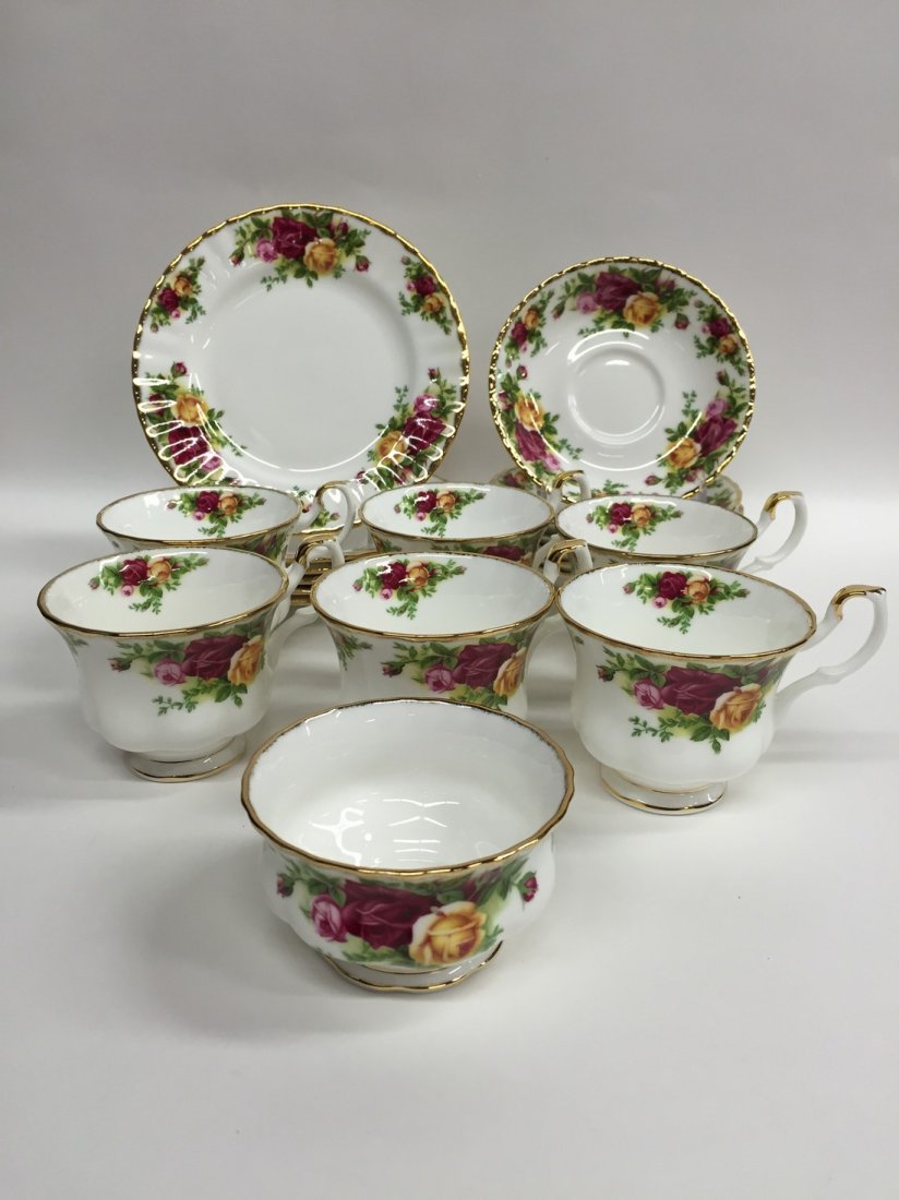 Group of 19 Royal Albert Tea Service pieces (1 of 1)