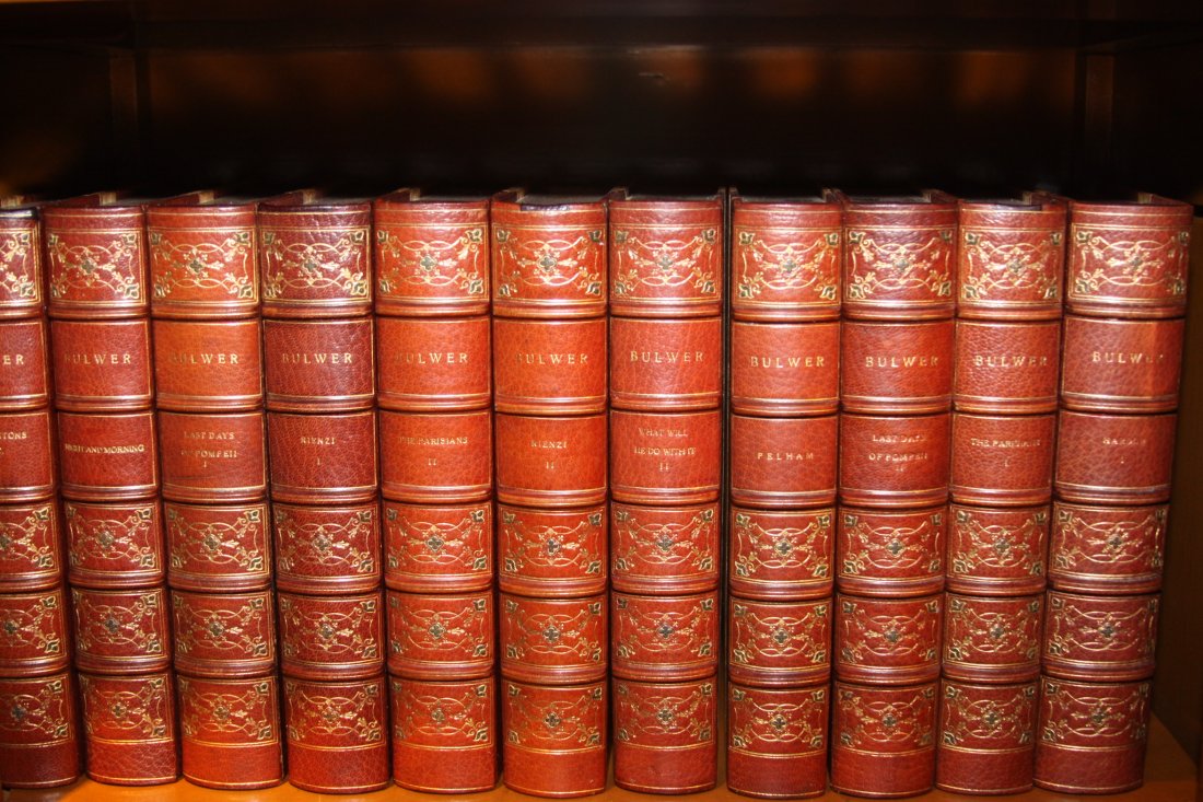 32 vols. Edward Bulwer Lytton. Pictorial History of The (1 of 1)