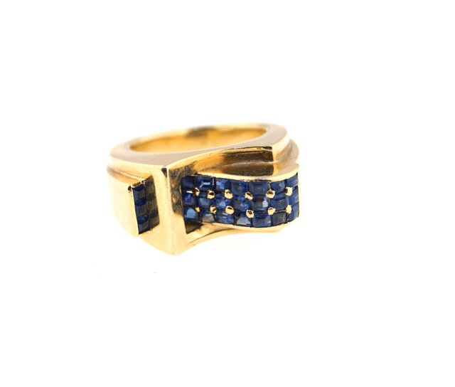 French Retro Sapphire Ring (1 of 4)