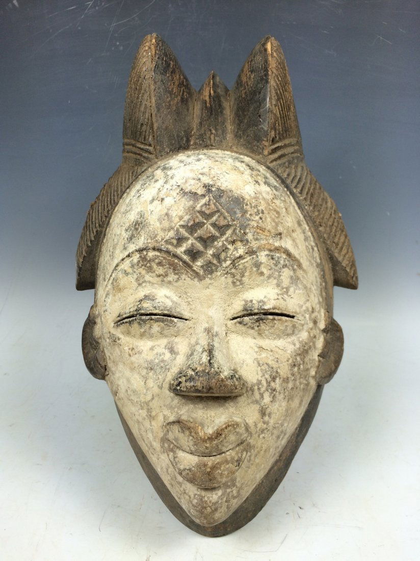 PUNU MASK (1 of 4)