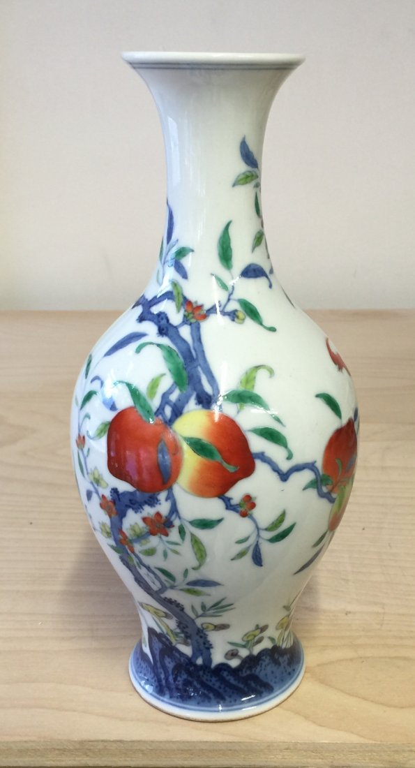 Famille rose olive shaped vase. Qing Qianlong Mark (1 of 6)