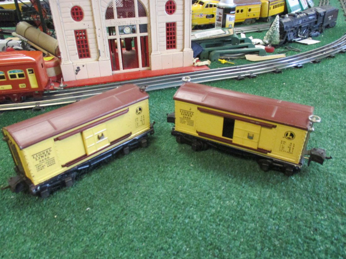 LIONEL PRE WAR  2655 TIN TYPE BOX CARS A LOT OF 2 (1 of 6)