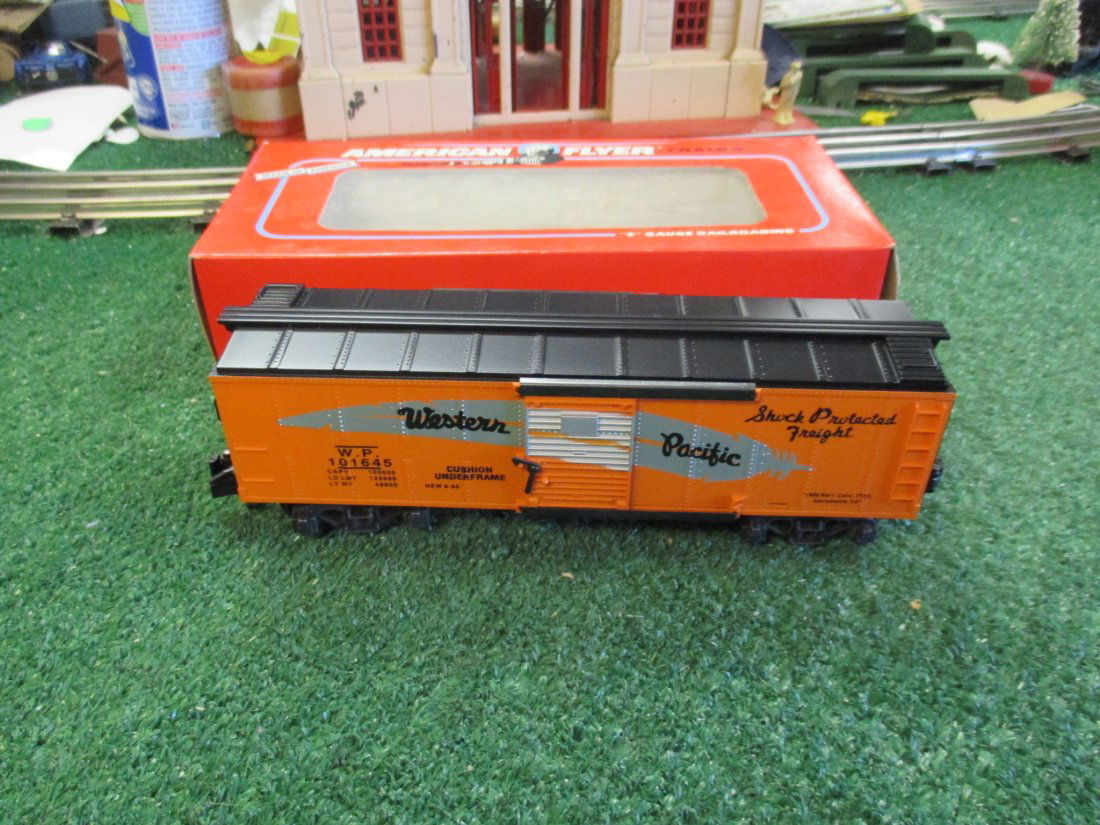AMERICAN FLYER MODERN 48490 TTOS WESTERN PACIFIC BOXCAR (1 of 6)