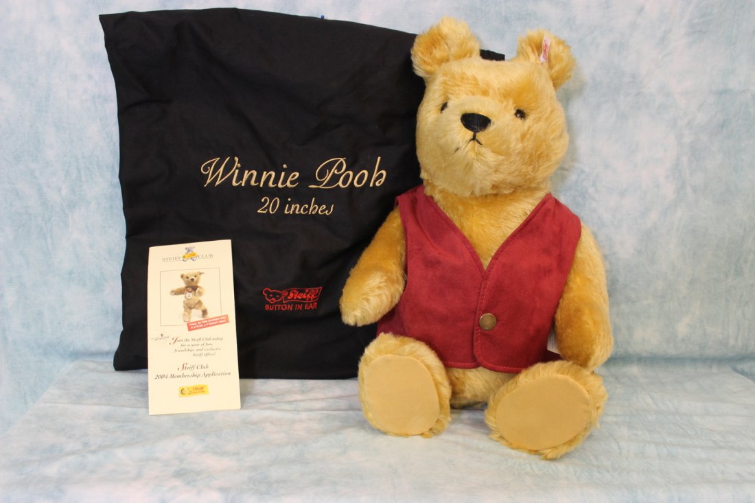 Steiff Winnie The Pooh. North American Exclusive, Red (1 of 4)