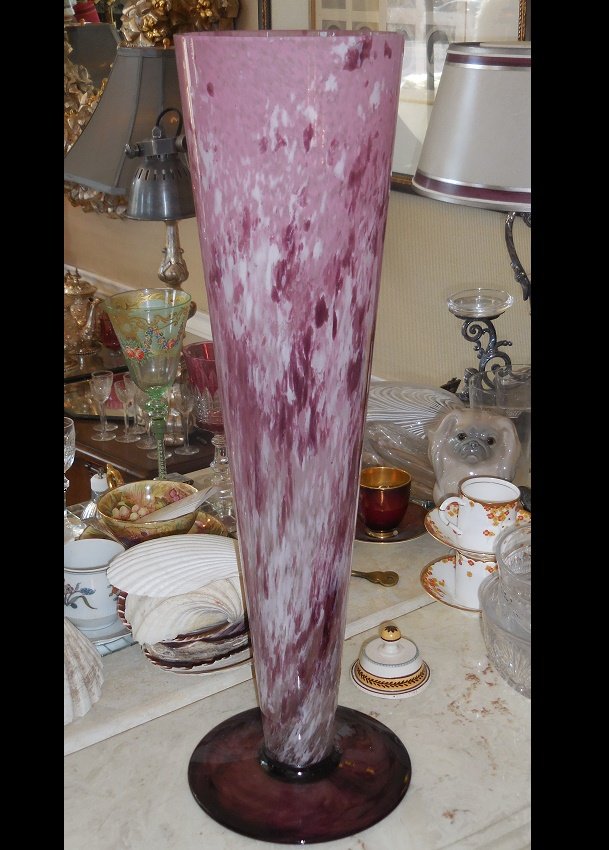 Monumental Antique Art Deco French Le Verre Fransais: Monumental Antique Art Deco French Glass Vase Le Verre Fransais IN EXCELLENT CONDITION!!! This wonderful vase is a genuine antique and dates to the art deco period. It is a large exampl