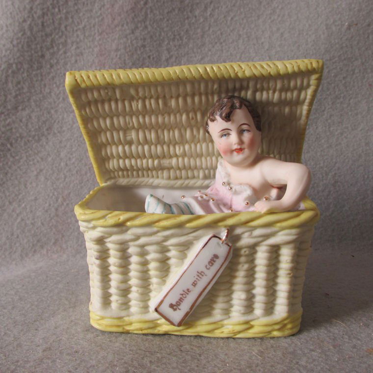 Antique Piano Baby in Wicker Basket, Figurine (1 of 4)