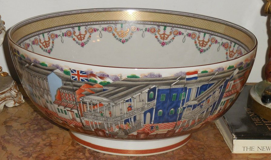 Huge Mottahedeh Winterthur Porcelain Chinese Hong Bowl (1 of 3)