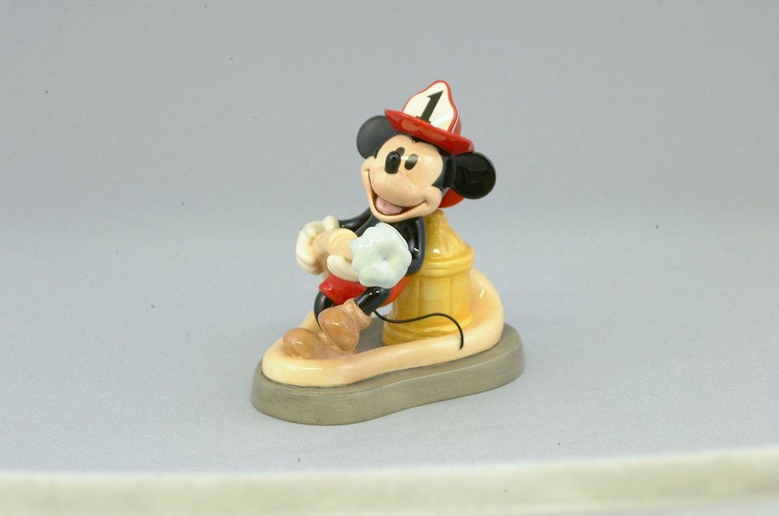 Royal Doulton Figurine Mickey's Fire Brigade 1935 (1 of 1)