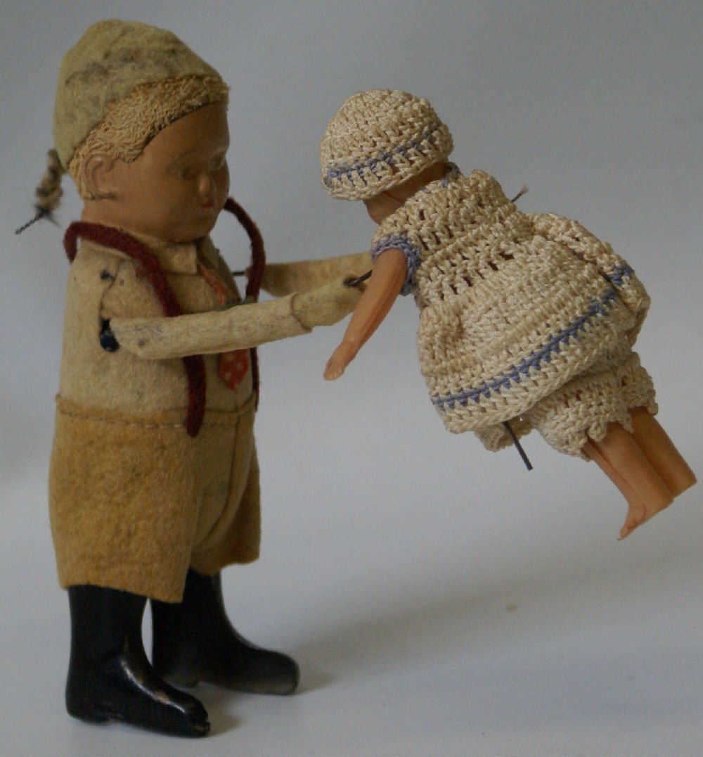 Vintage 1937 Schuco #973 Tyrolian Dancing Couple (1 of 3)