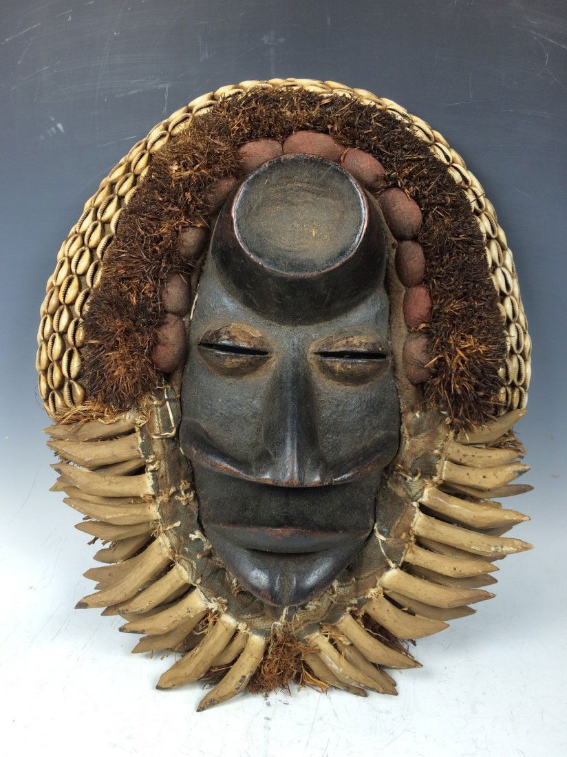 Large Dan Guere Mask (1 of 6)