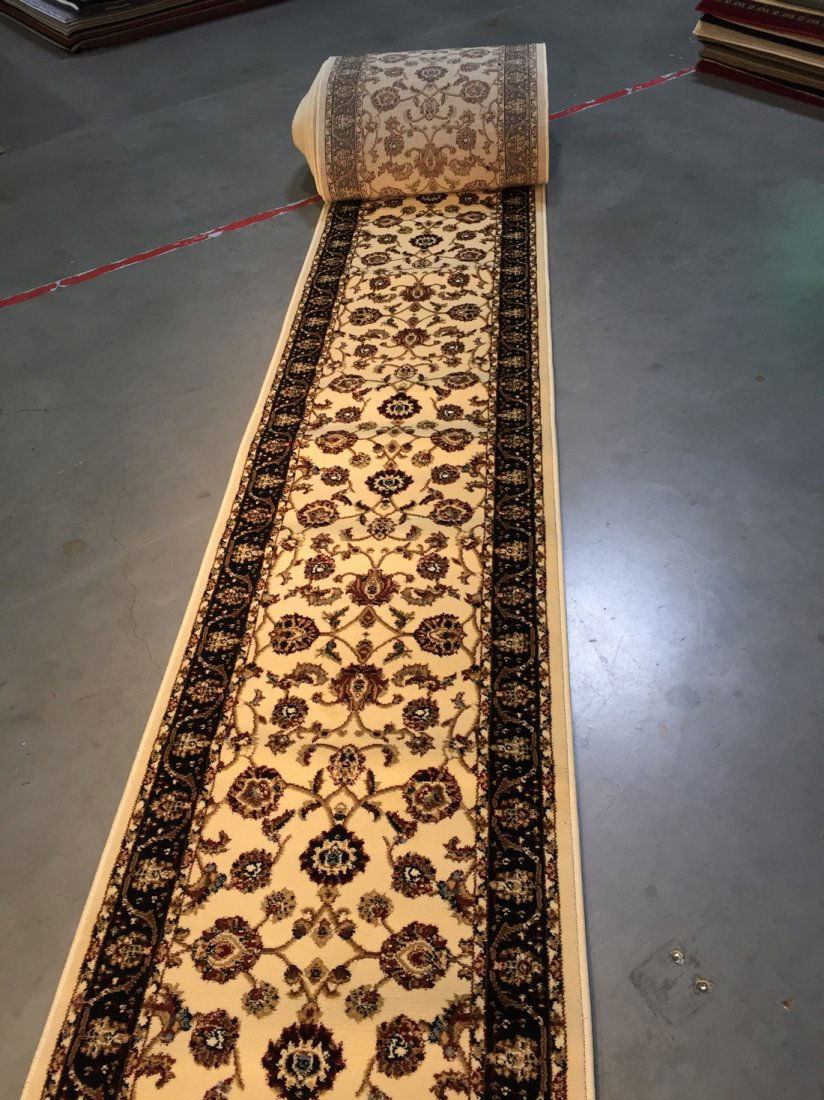30' FT PREMIUM  QUALITY WIDE ROLL RUNNER WITH PERSIAN (1 of 4)