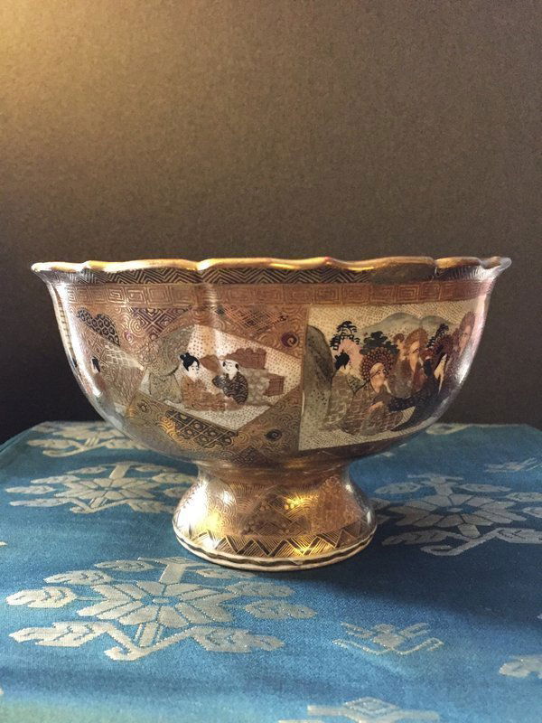 Meiji Satsuma Ware Haisen Hododa: Satsuma Ware Footed Haisen Meiji Period Satsuma Hododa Size: Diameter 7" Height 4.5" From a San Francisco Collection of Japanese antiques Finely crafted with intricate work depicting luohans,various d